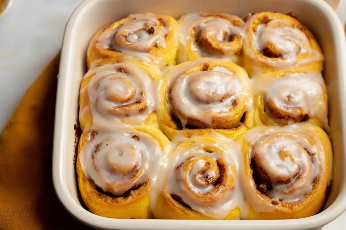 Vegan Pumpkin Cinnamon Rolls