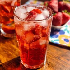 Easy Strawberry Sweet Tea Recipe | Refreshing & Homemade